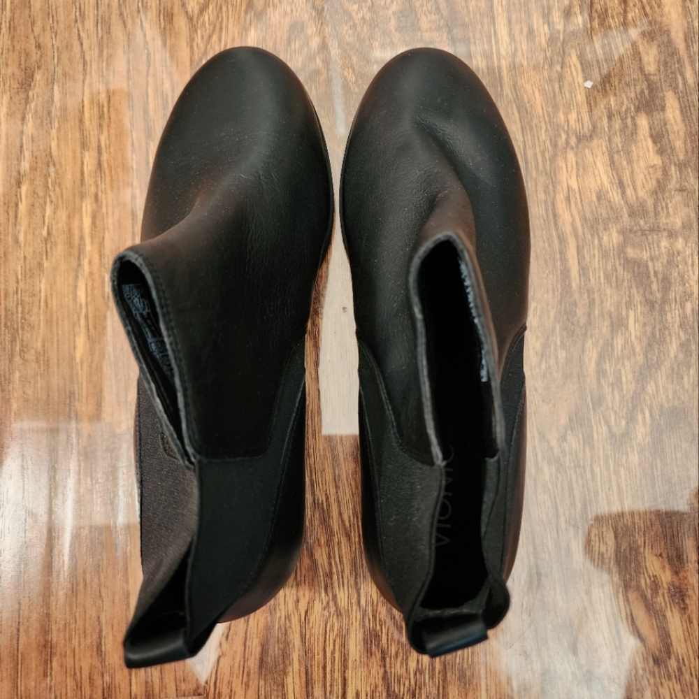 Black boots